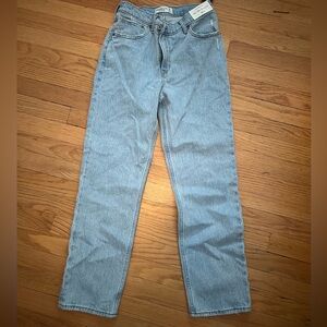 Abercrombie and 90s Straight Ultra High Rise Jeans